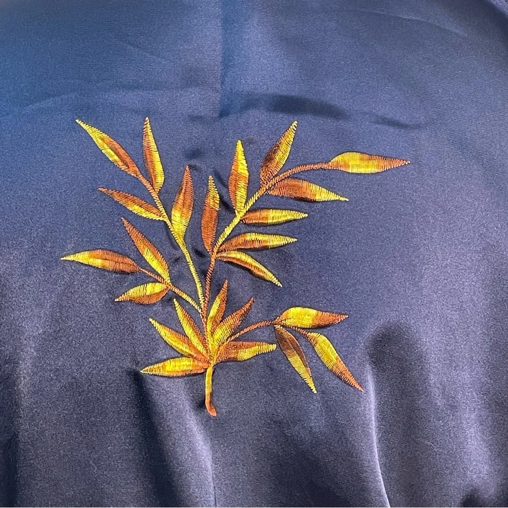 Designer embroidered silk robe made in Vietnam by Lan Huong Asian Belted pockets
